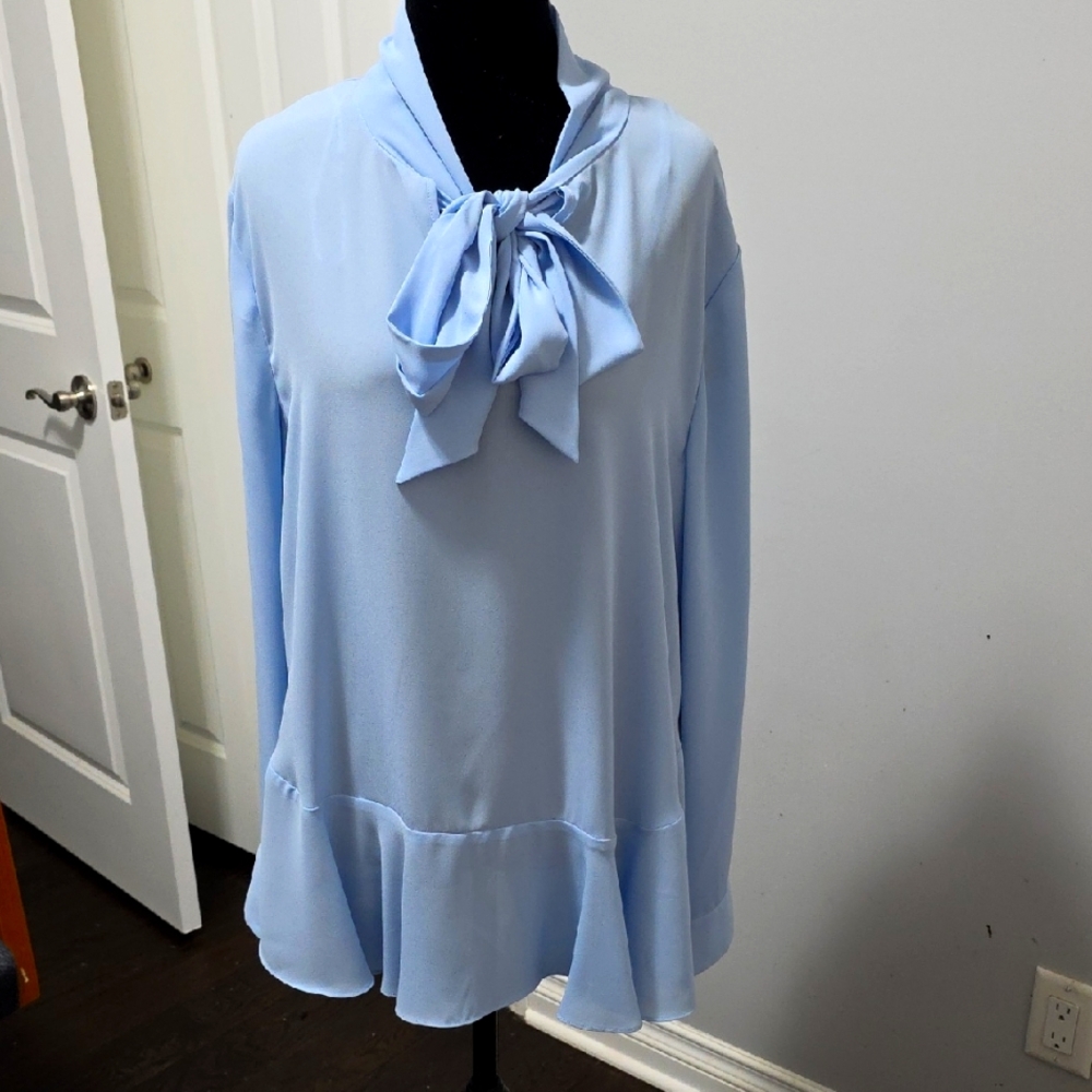 Elegant Blue Women's Top with Bow Detail
